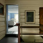 Casa de Férias Historic Timber House From The 1800s In Nordfjord Olden