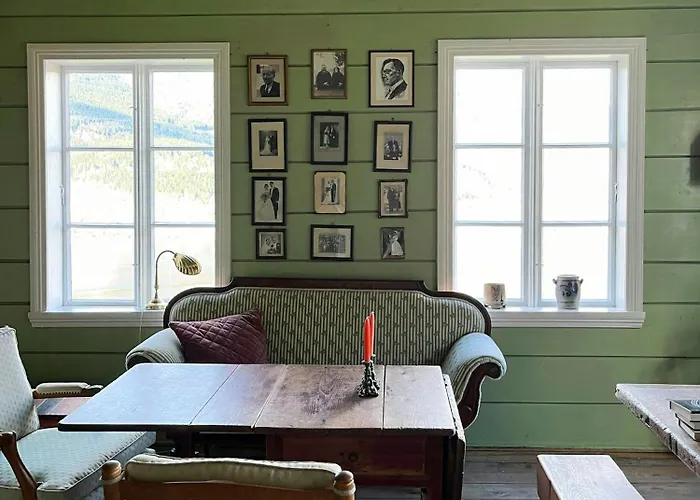 Historic Timber House From The 1800s In Nordfjord Semesterbostad